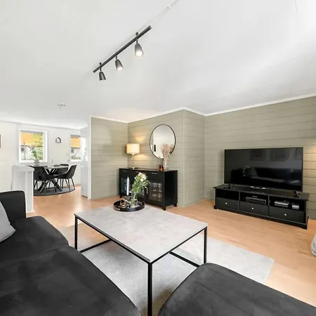 Sentral 3-roms Solsiden Apartment *